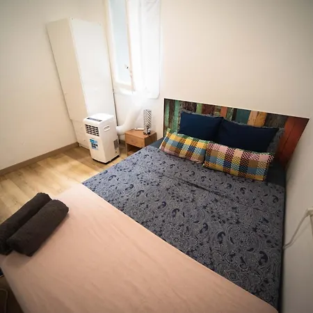 - Sils Vandrerhjem Barcelona