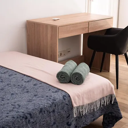 - Sils Vandrerhjem *
